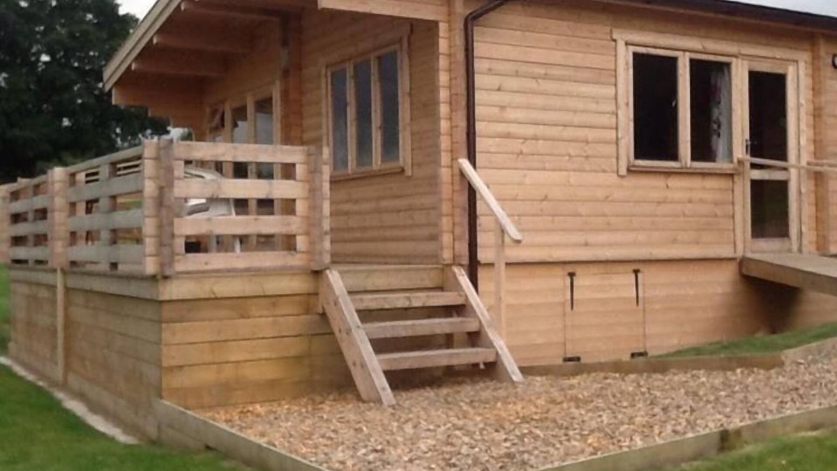 Halfway House Cabin | Long Mountain Centre