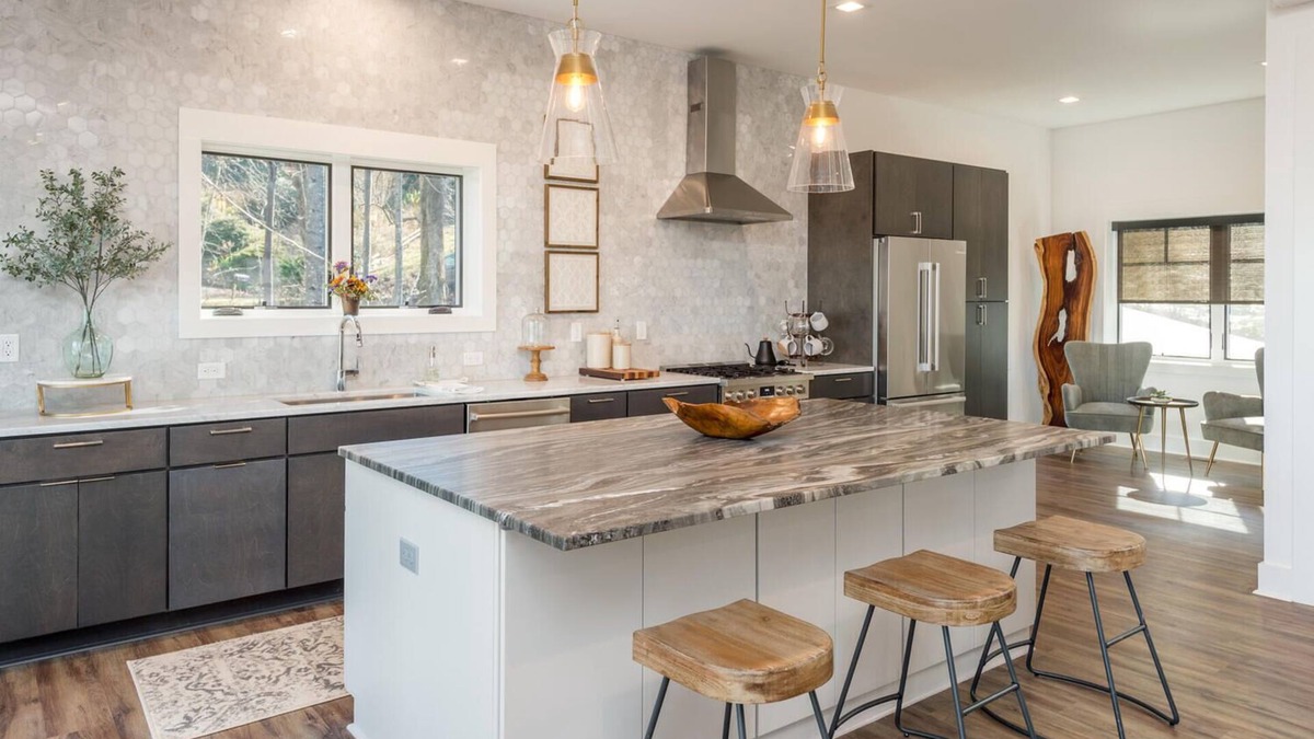 Laurel Park House | Long Range Mtn Views Next to Jump Off Rock! Ultra Modern, Very Unique Open Floor