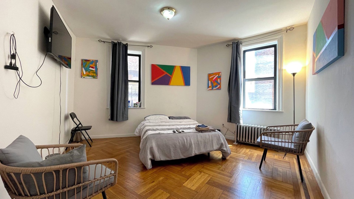 Highbridge Apartment | Long-Term, 2-Bedroom Apartment in the Bronx, Near Yankee Stadium & Pet-Friendly.