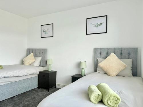 Cheshunt Apartment | Long Term Comfort - 2BR Haven