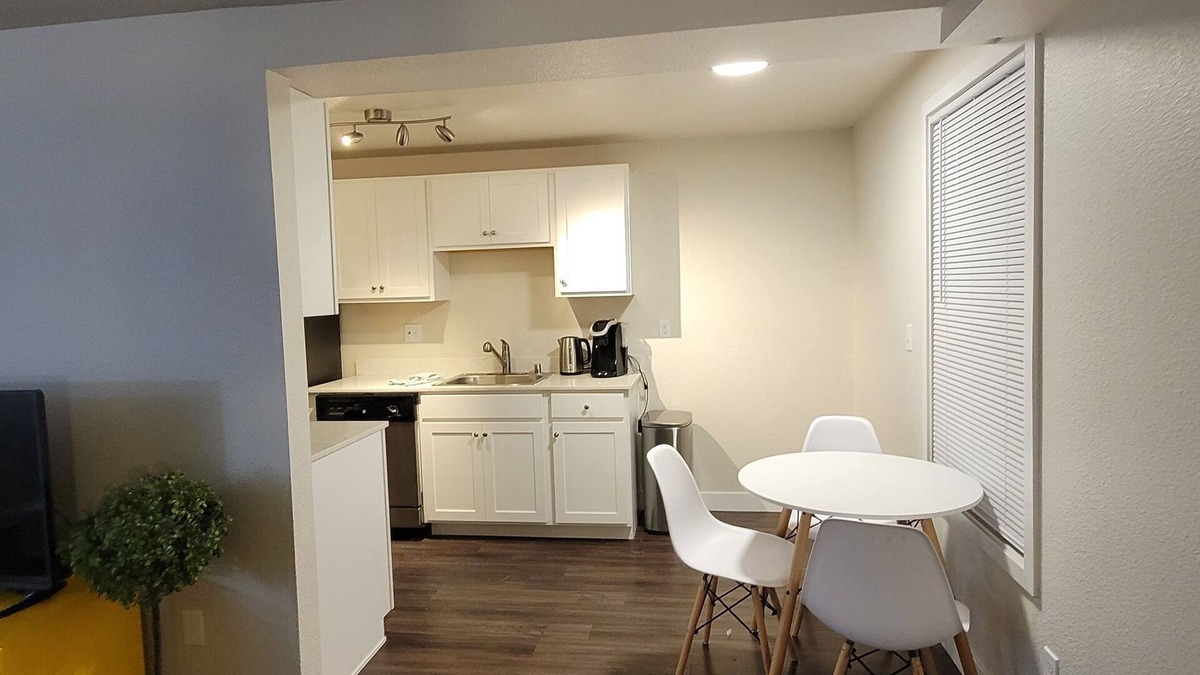 Bremerton Apartment | Long Term Discount! 1BR Home, Close To Everything
