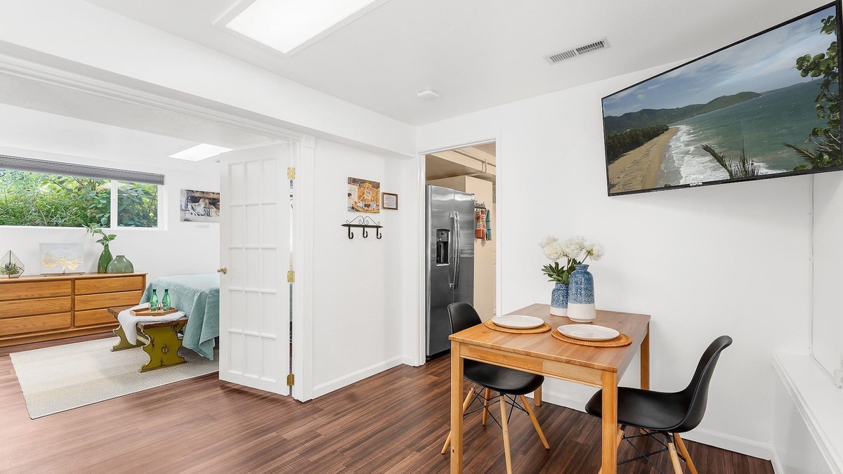 Bothell House | Long Term Stay Discount. Business, Couples and Families Welcome/Ground Floor
