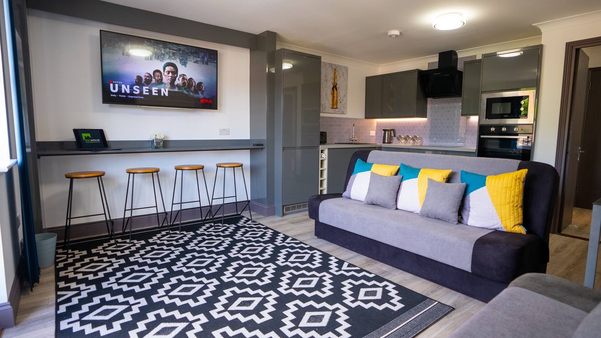 Knaphill Apartment | Longcross Crew Welcome