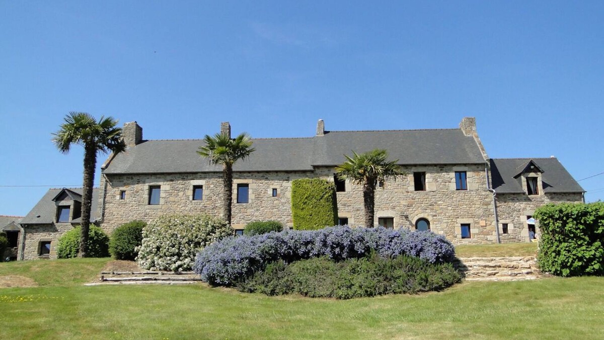 Pleven House | LONGERE XVIII CENTURY