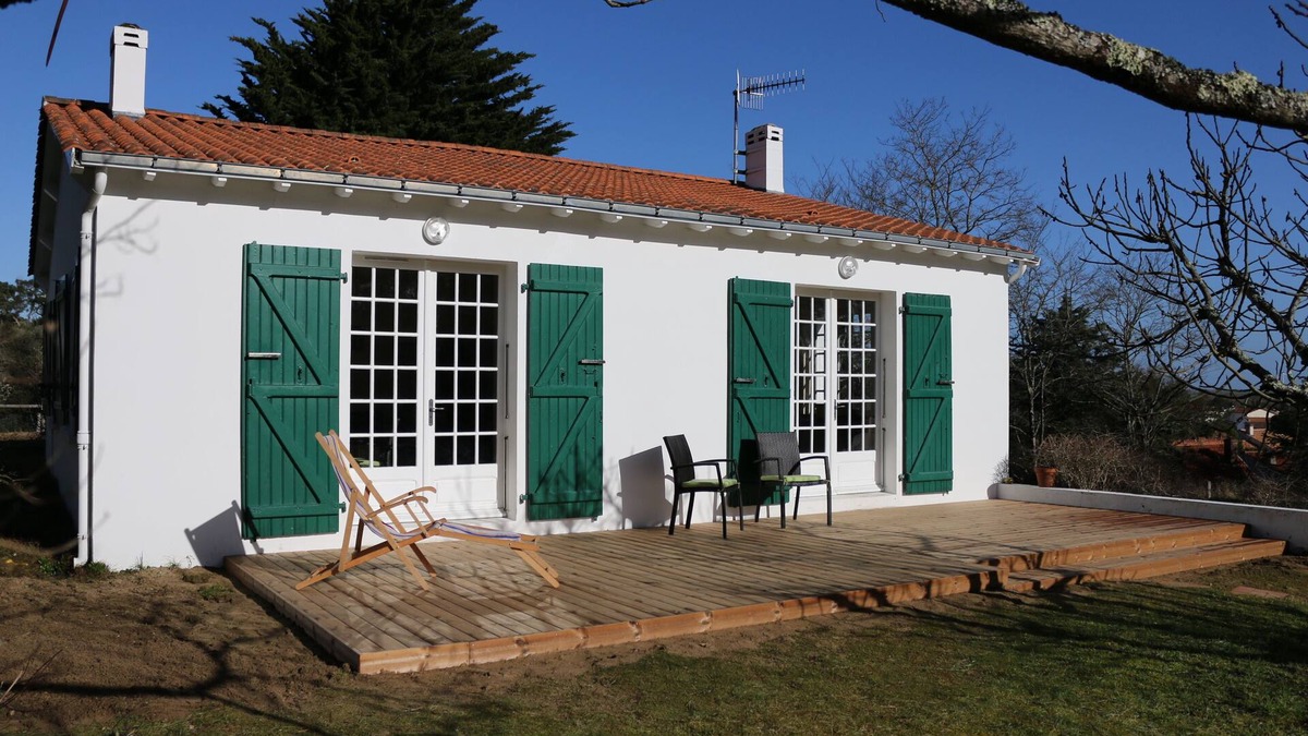 Les Conches Villa | Longeville -Villa on the edge of the coastal forest – Wild sandy beach at 1200 m