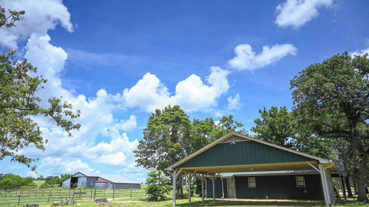 Edom House | Longhorn Lake House - Arcridgeranchresort.com