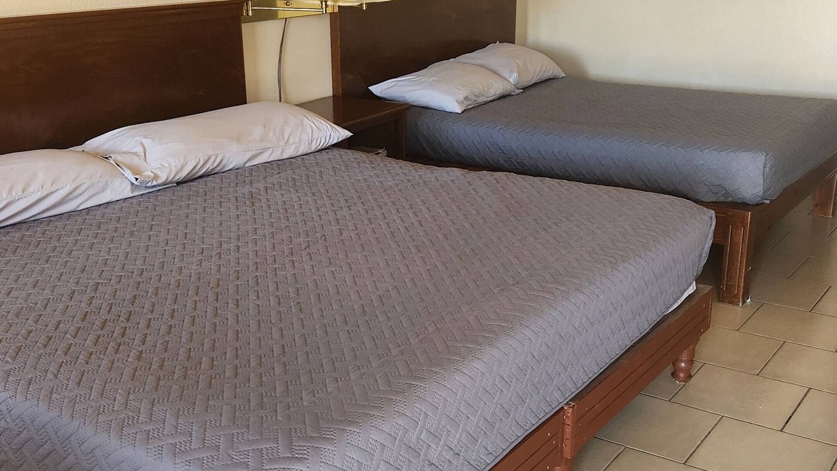 Alpine Hotel | Longhorn Ranch Motel - Standard Room