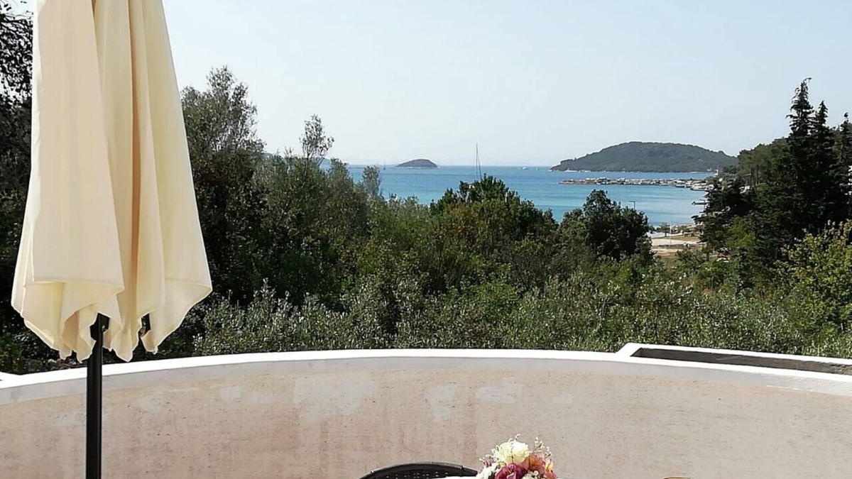 Municipality of Kali Apartment | Longin Lamljana- Two bedroom apartment with seaview balcony