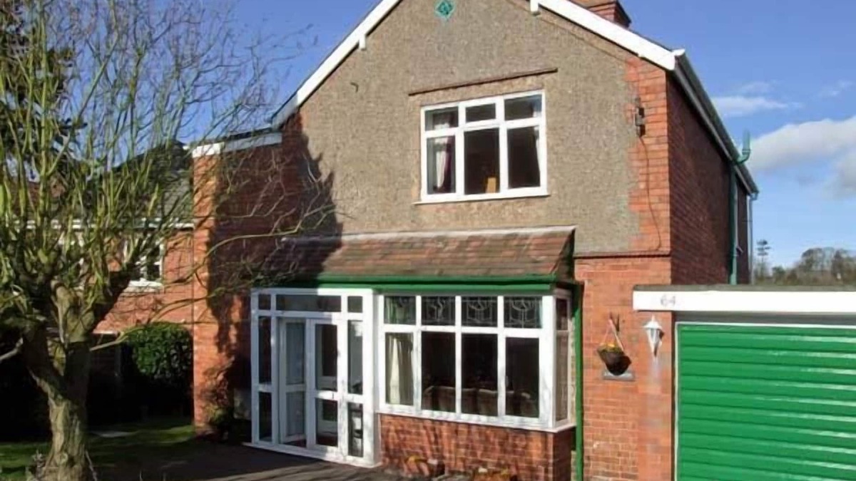 Wolverhampton Cottage | LONINGSIDE, family friendly, with a garden in Wombourne