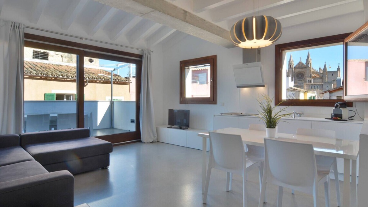 La Llotja-Born Apartment | Lonja Suites 4 white