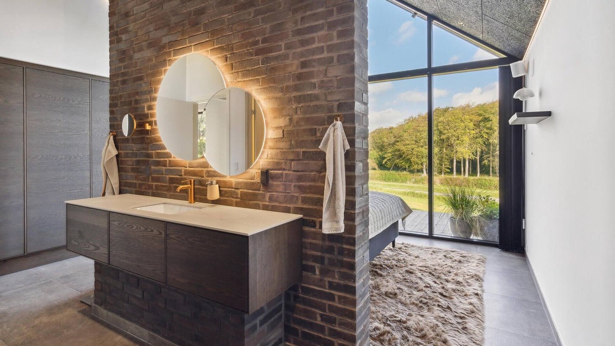 Hejlsminde Strand House | Look forward to a beautiful sea view in this attractive vacation home with outdoor wellness.