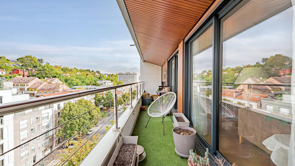 Chaville Apartment | Look forward to a relaxing vacation in this cozy vacation apartment.