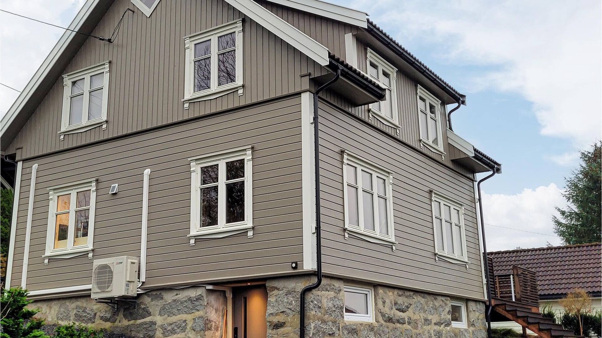 Tysvaer House | Look forward to a relaxing vacation in this vacation home with fjord view.
