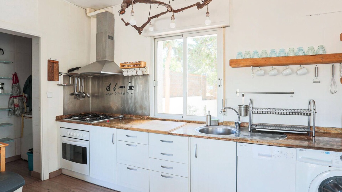 Galifa House | Look forward to spending your vacation in this vacation home in the best panoramic location.