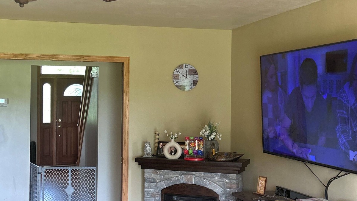 Oconomowoc House | Looking for a large home with acres during RNC? Great trails and backyard