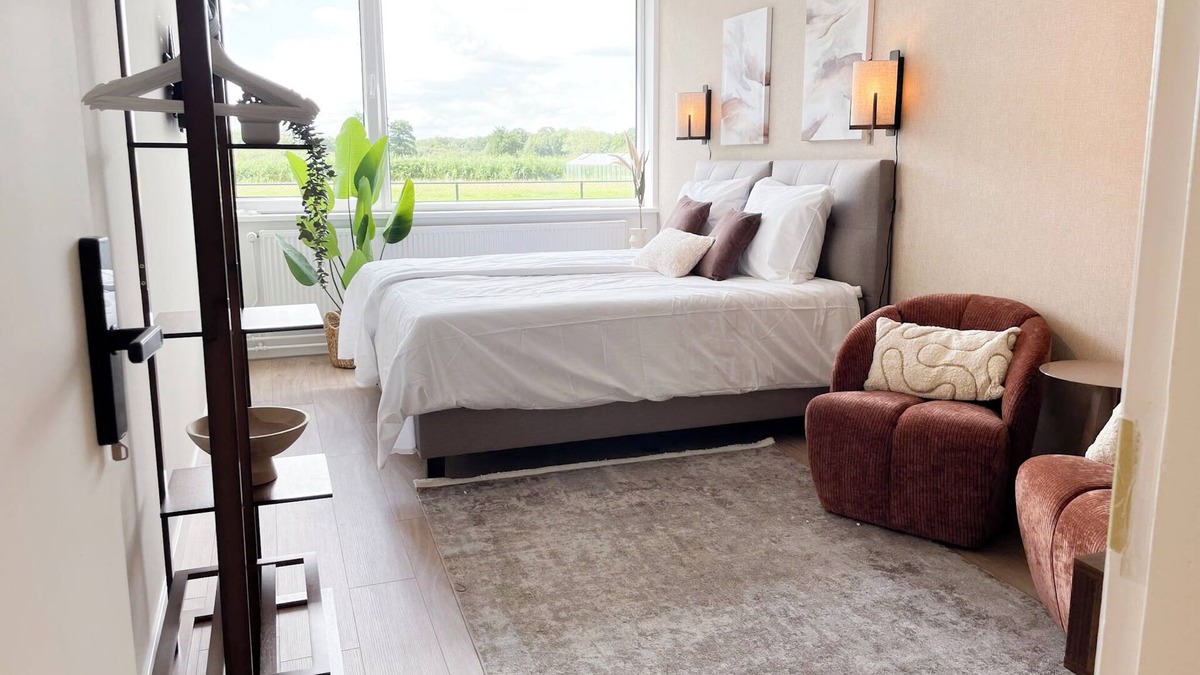 Municipality of Tilburg Villa | Looking for a stay near the University Tilburg? Spacious holiday villa with 8 bedrooms and 16 beds — perfect for groups, families, or team retreats.