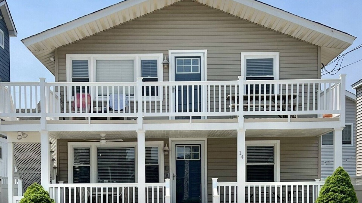 Beach Haven Gardens House | LOOKING FOR NEWLY RENOVATED OCEANSIDE HOUSE?