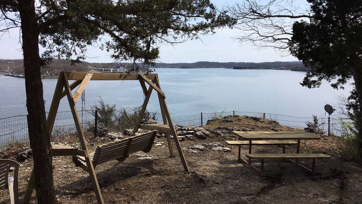 McColley House | looking for some peace and quiet? You'll find no better place at the Lake.