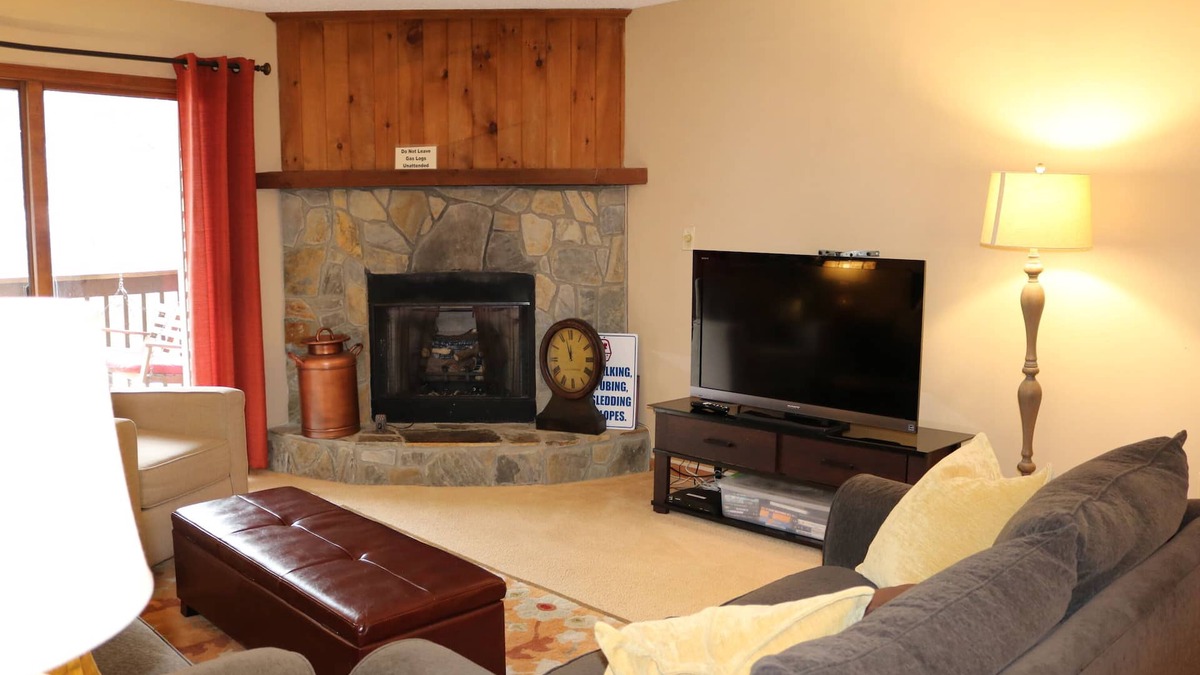 Sugar Mountain Condo | 'Lookout' Condo w/Direct Access to Slopes!