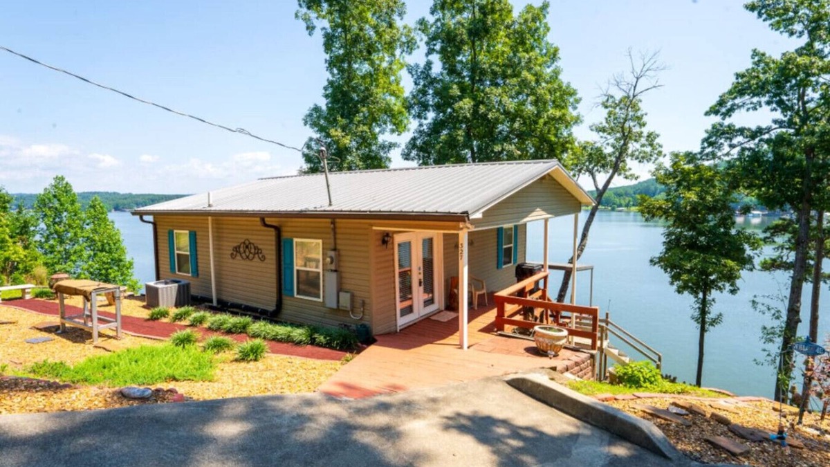 Leesburg Cabin | Lookout Nook Waterfront on Weiss Lake