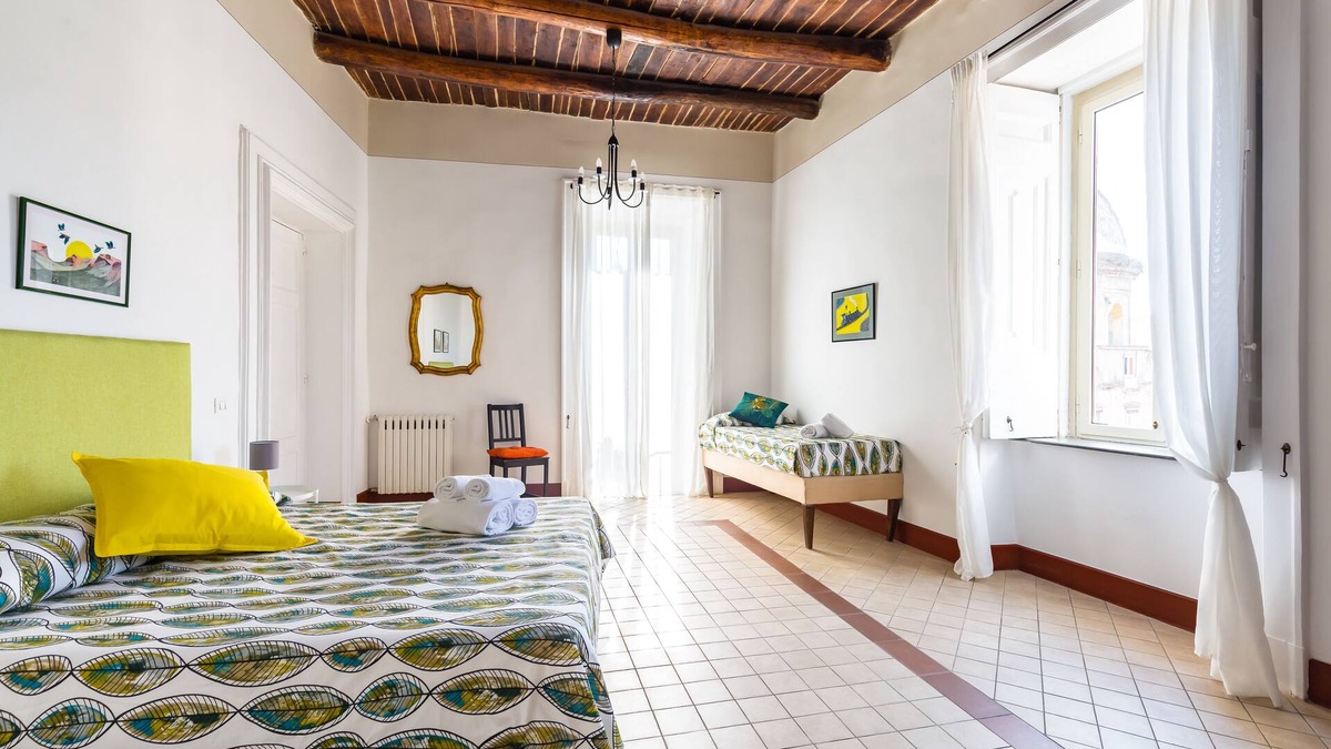 Historical Center Apartment | Lopez 20 - a Big Family Apartment