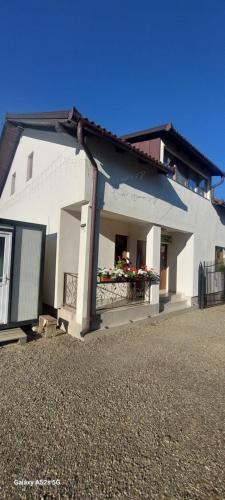 Lunca de Sus House | Lopofa