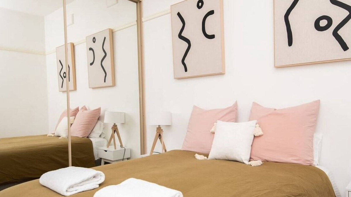 Orange House | Lords Cottage - Charming CBD Home, Pets Allowed