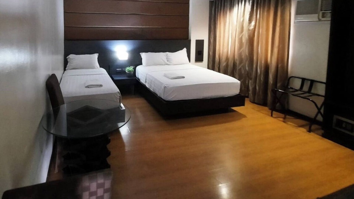 Bangkal Hotel | Lorenzzo Suites Hotel