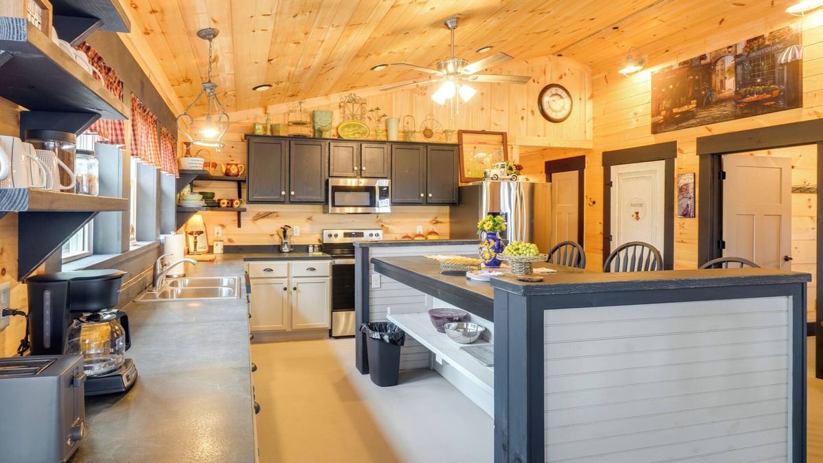 Saint Francis Cottage | Loretto Cottage on Bourbon Trail w/Fire Pit