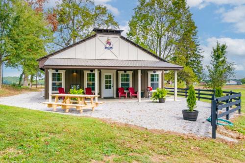 Saint Francis House | Loretto Cottage on Bourbon Trail with Fire Pit