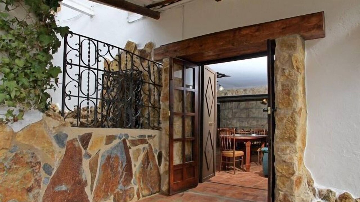 Beas de Segura Cottage | Los Valeros accommodation for 15 people