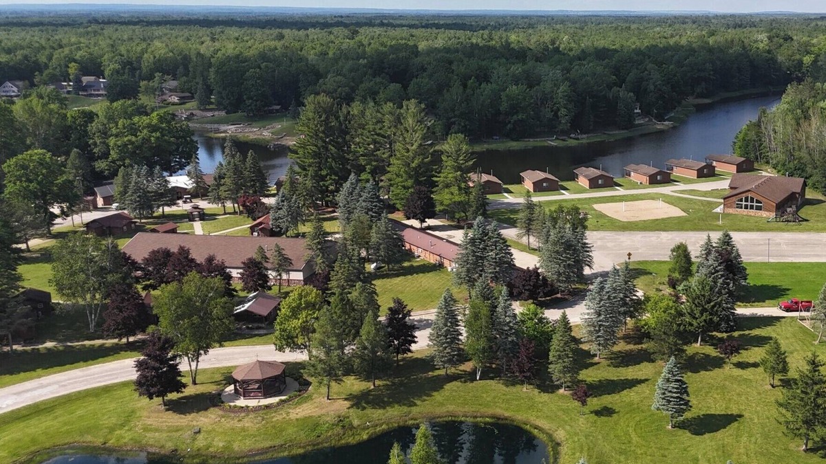 Alger Cabin | Lost Arrow Resort