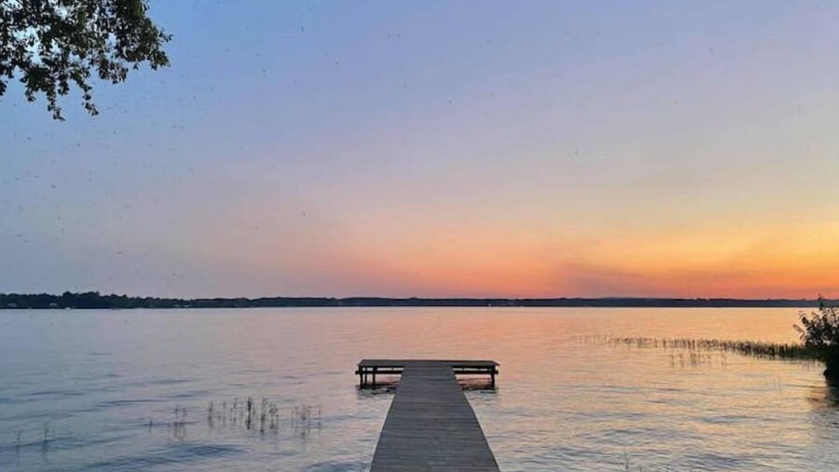 Centre House | "Lost Crab", beautiful 3BR, big yard, private dock