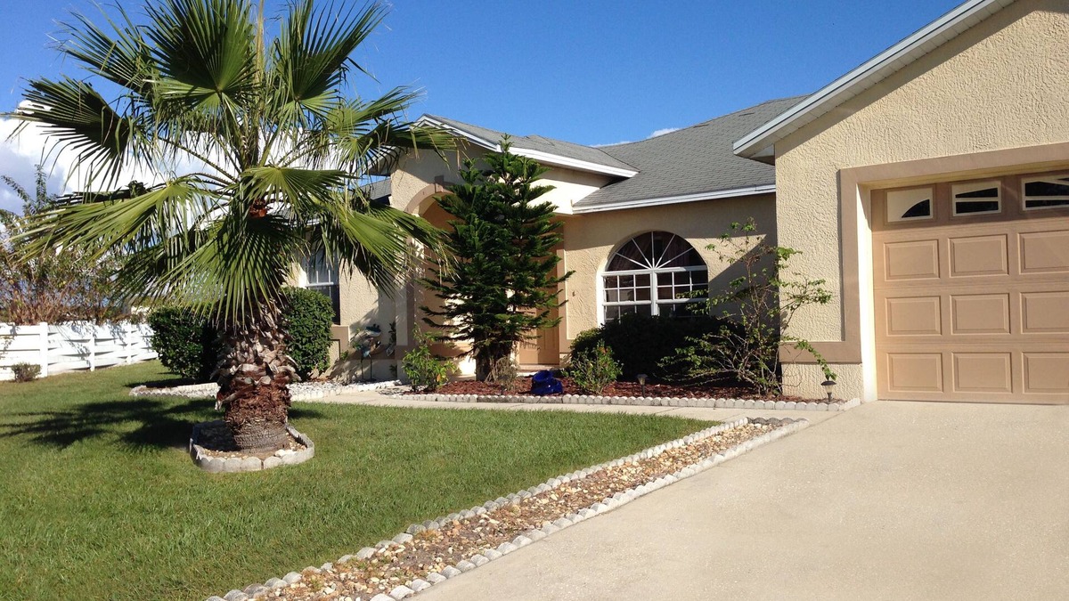 Crescent Lakes House | Lots of Privacy On A Lake 20 Minutes From Disney With A Private Pool!