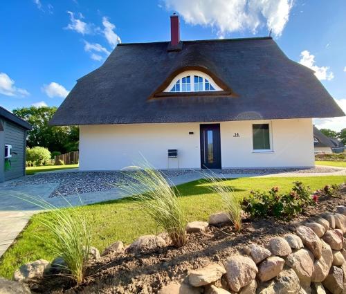 Pepelow House | Lotta - Ferienhaus mit Kamin und Sauna für 7 Personen