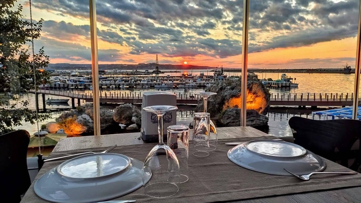 Sile House | Lotus Restaurant & Home