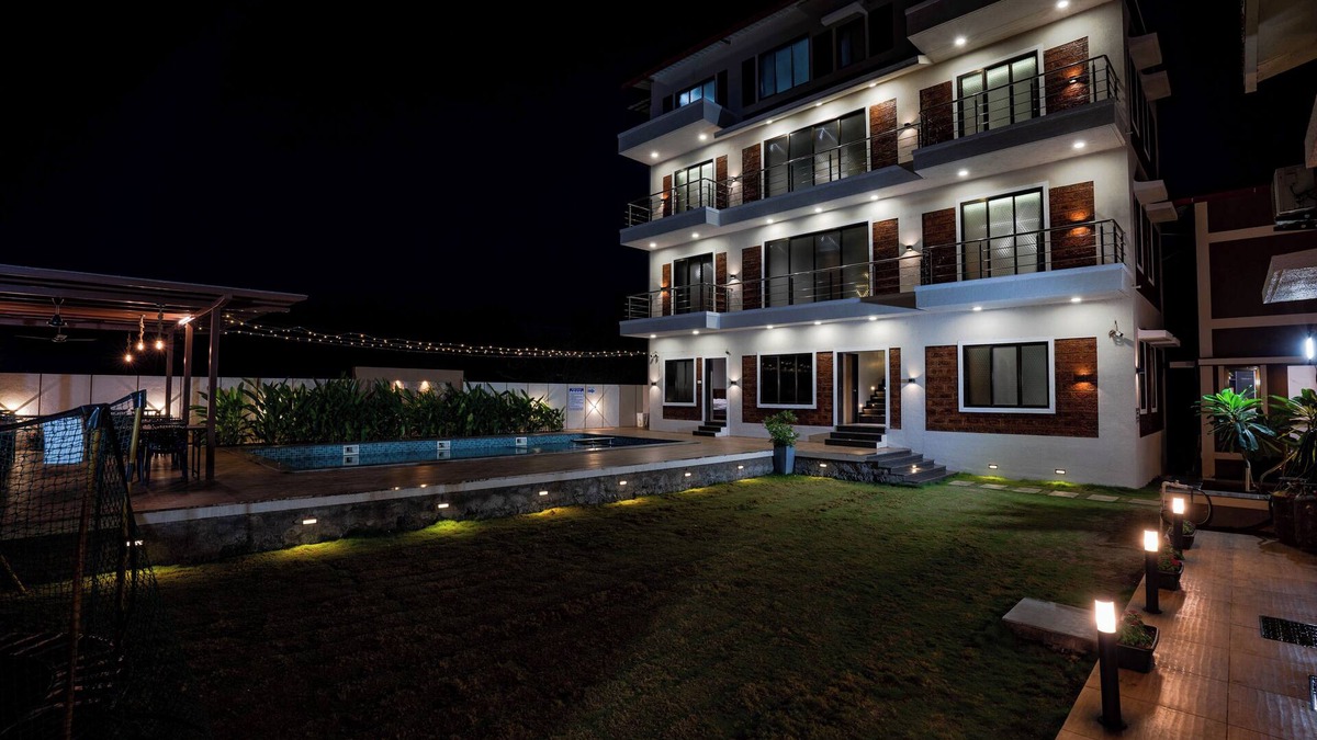 Chendhare Hotel | Lotus The Lake view Resort