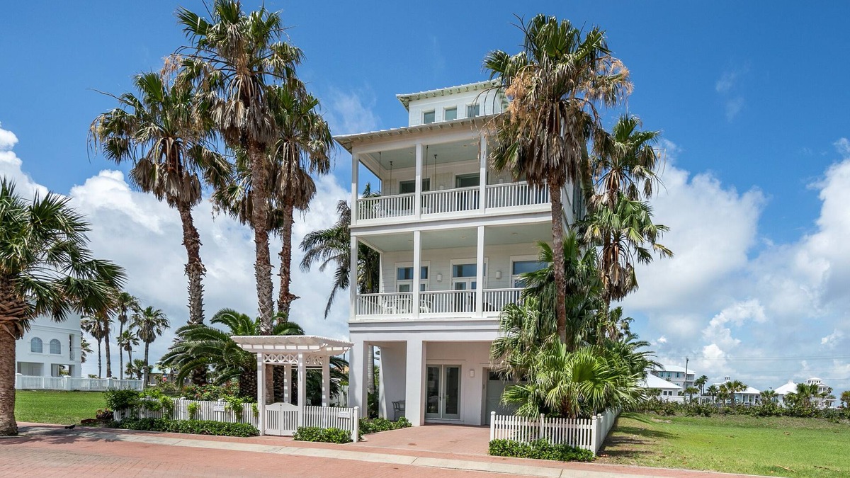 The Shores House | Lotus Villa-Beautiful Straw paths through the pretty dunes. Look out tower!