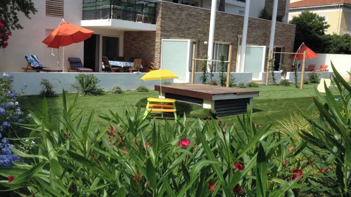 Sanary-sur-Mer Apartment | LOU BAMBOU *. PMR access. Terrace. GARDEN. Parking. All on foot