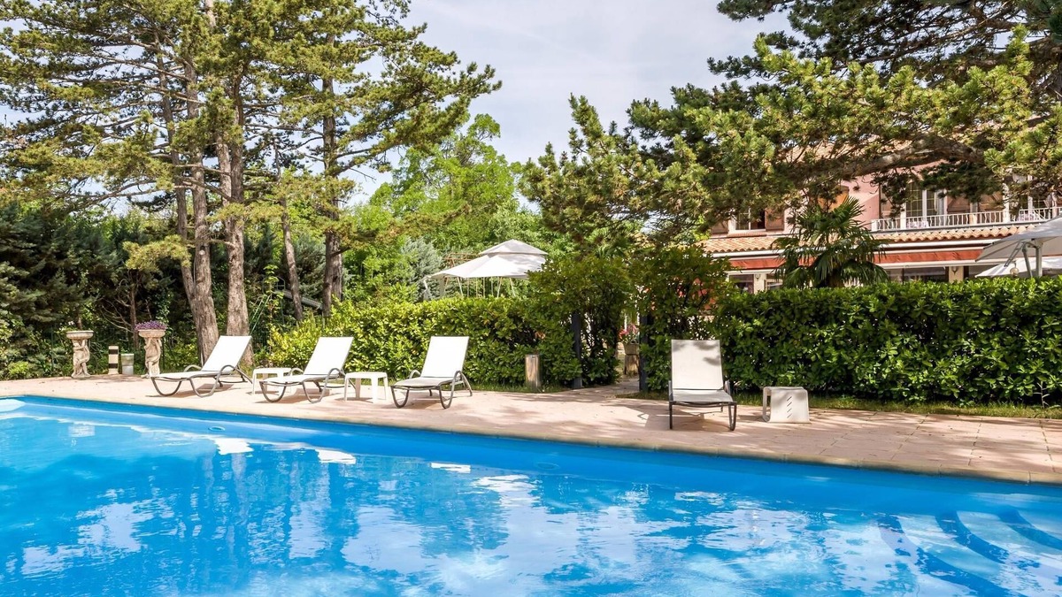 Plan-d'Aups-Sainte-Baume Hotel | Lou Pèbre d'Aï