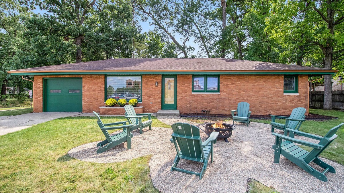 Wooded Estates House | Lou's View