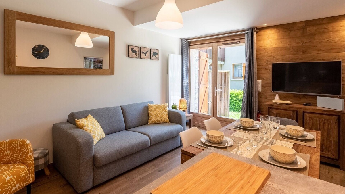 Peyragudes Apartment | Loudenvielle Centre, Rated 3 star, with terrace, 4/6 pers FIBRE WIFI NETFLIX
