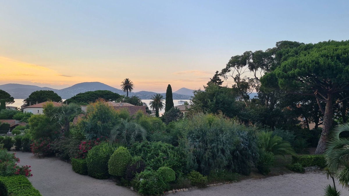 Saint-Tropez Apartment | Loue T3 58m2 Refait à Neuf à 200m de la Plage et 800 du Centre de St Tropez