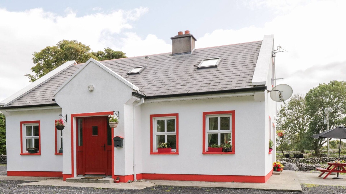 Neale Cottage | LOUGH MASK ROAD FISHING COTTAGE in Ballinrobe, County Mayo