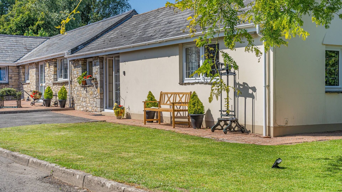 Llantwit Major House | Lougher-Moor - Three Bedroom House, Sleeps 5