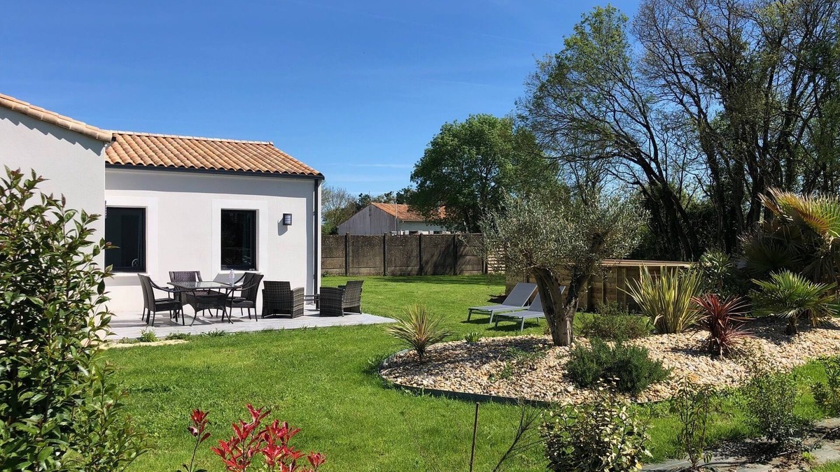 Chambon House | "louisianne" Maison Neuve Avec Piscine Entre mer et Campagne Pour 6 Personnes