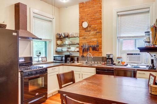 Old Louisville Apartment | Louisville Vacation Rental 2 Mi to Churchill Downs