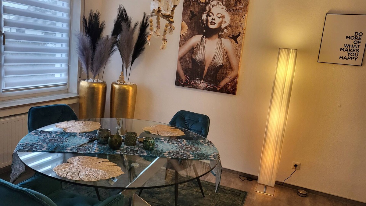 Karthause Apartment | Lounge 3, top apartment with two bedrooms and parking at the house