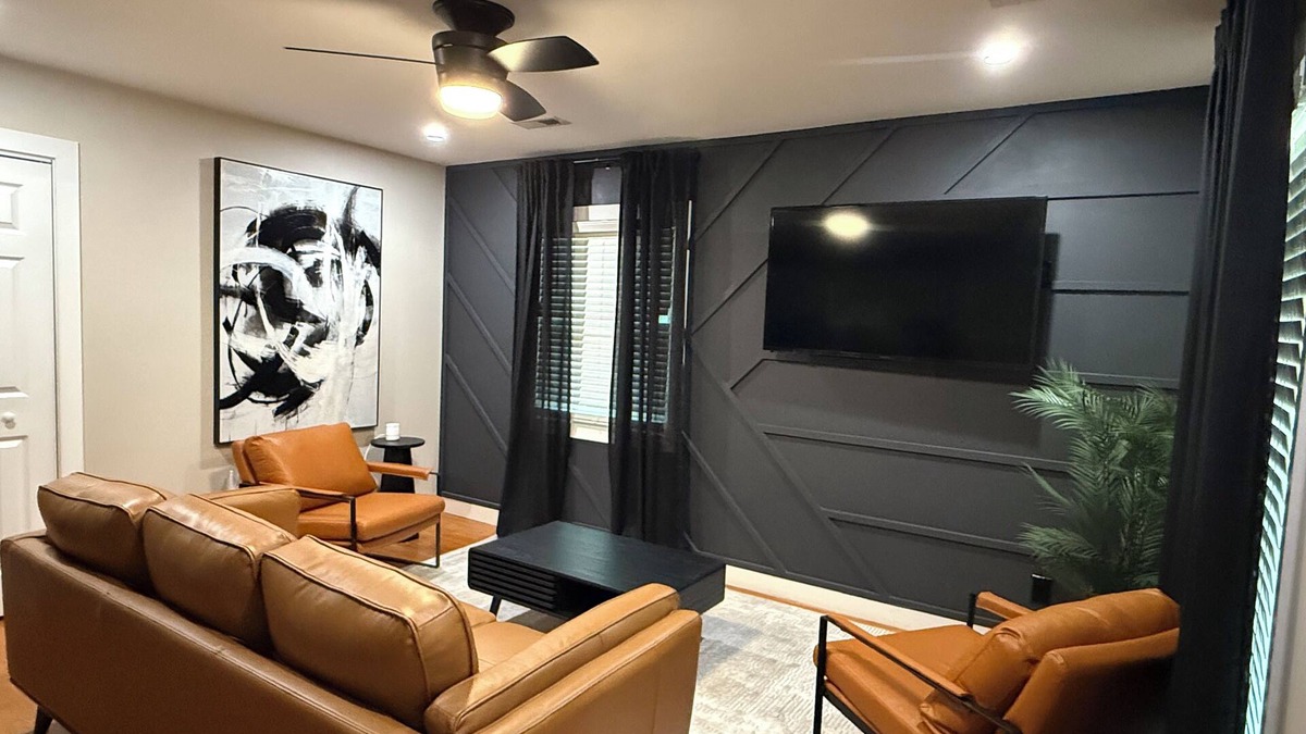 Fifeville House | Lounge Off Olinda-UVA Retreat