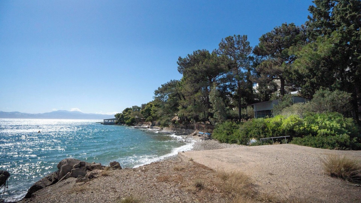 Loutraki-Agioi Theodoroi Apartment | Loutraki 5 person apartment by MPS